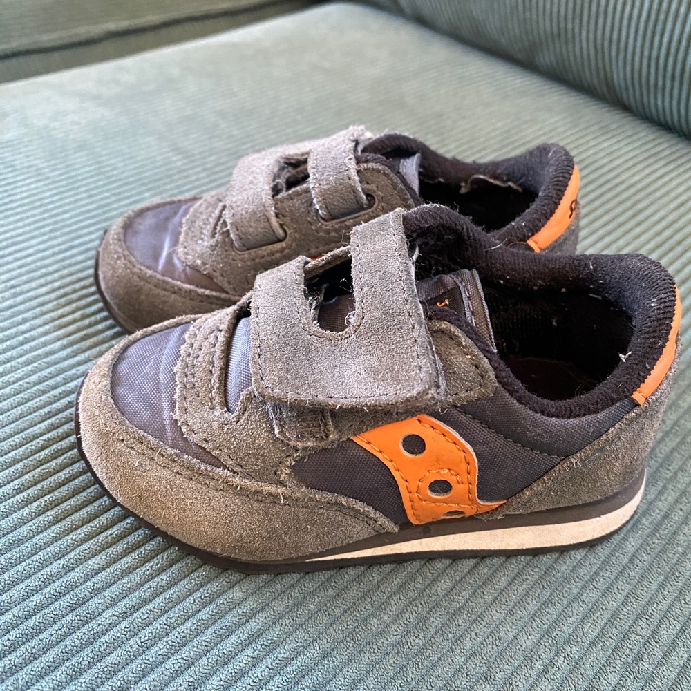 Saucony Jazz baby size 5M: blue and orange